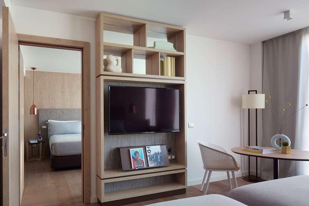 Me Barcelona Hotel Room photo