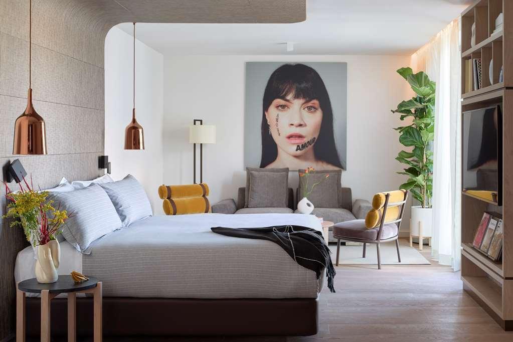 Me Barcelona Hotel Room photo
